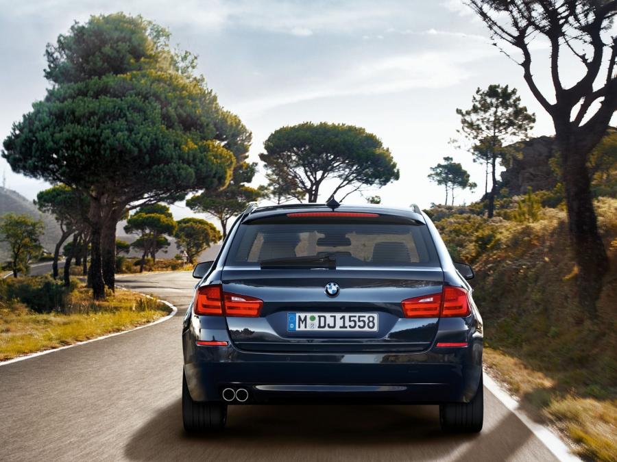  BMW 5-Series Touring 2010 года  (фото 4 из 75)